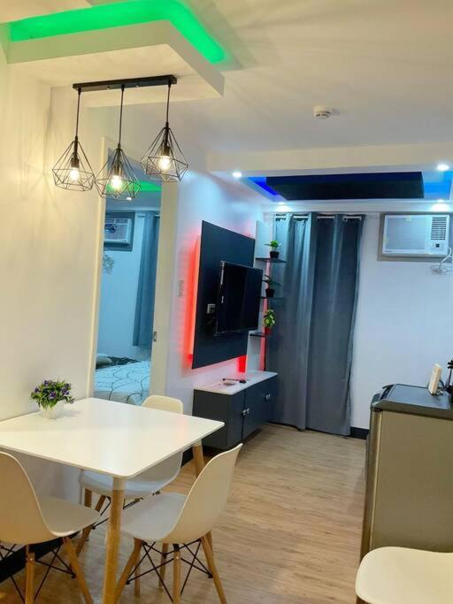Ar02 1Bedroom Condo Unit With Free Pool, Hbo, Netflix & Wifi Davao City المظهر الخارجي الصورة